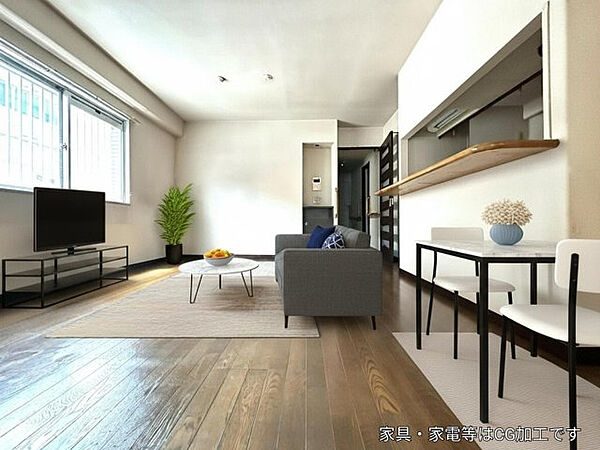 実際のお部屋にＣＧインテリアによるバーチャルステージングで、お部屋のイメージを表現しています。