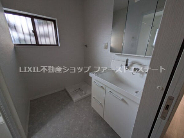 独立洗面台