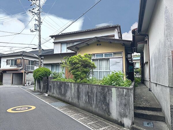 東側隣地との境界です。