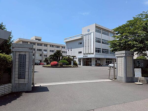 高知国際中学校・高等学校　徒歩4分