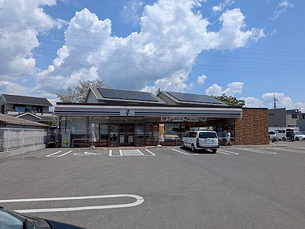 セブンイレブン高知鴨部1丁目店　徒歩4分