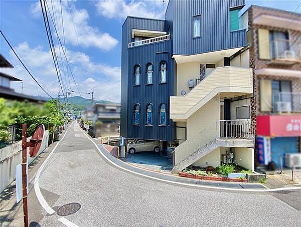 南側及び西側　前面道路