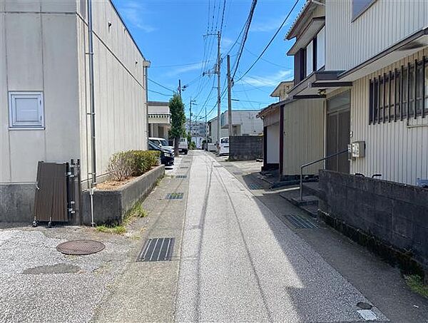 南側　前面道路