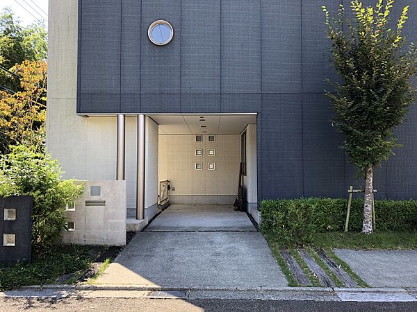 駐車場　軽なら縦列2台
