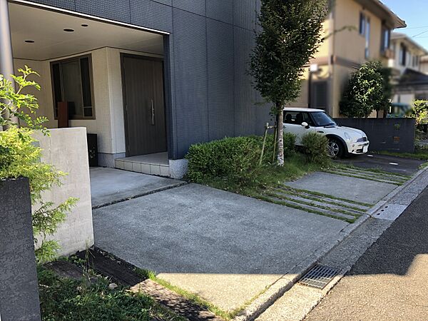駐車場　普通車　横付け1台