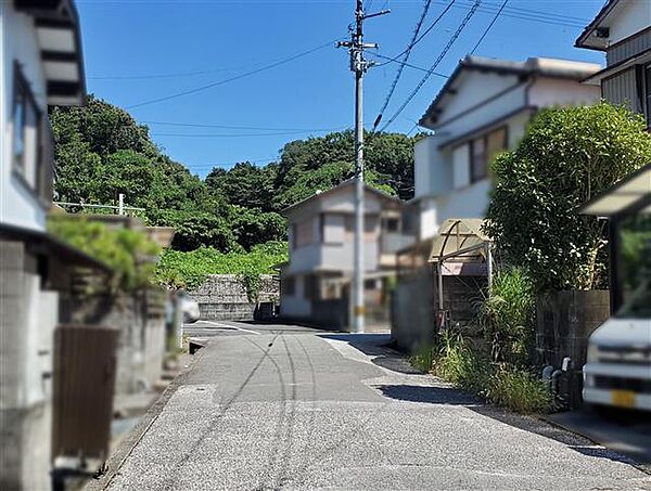 北側　前面道路(西から撮影)