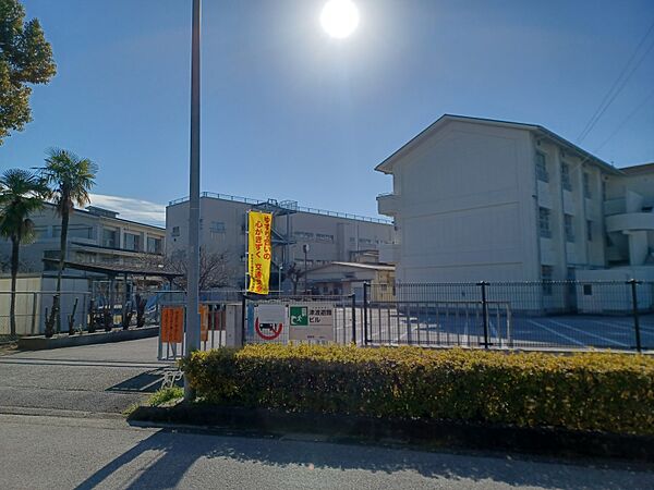 高知市立潮江東小学校まで徒歩7分