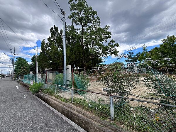 一ツ橋児童遊園そばです。