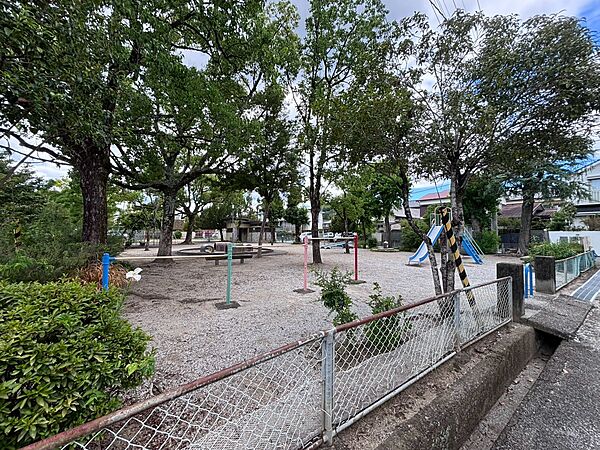一ツ橋児童遊園そばです。