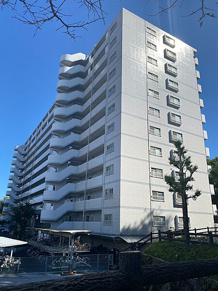 アーネスト能茶山まで徒歩8分