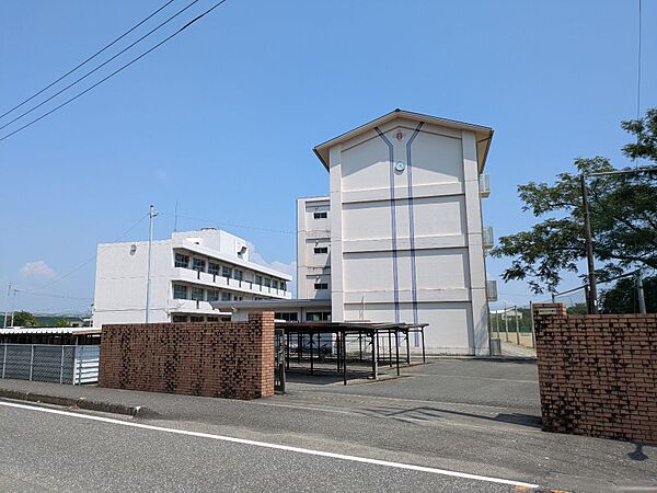 南国市立香長中学校まで徒歩21分