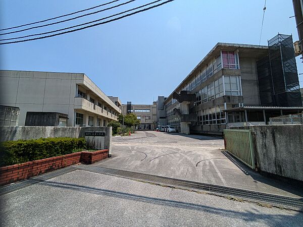 南国市立大篠小学校まで徒歩15分