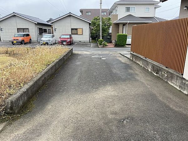 進入道路　西方向