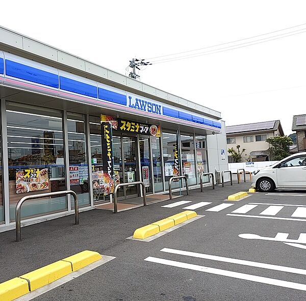 ローソン新居浜田の上店まで徒歩約9分(約650ｍ)