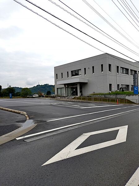 愛媛県立新居浜病院まで約500ｍ(徒歩約7分)