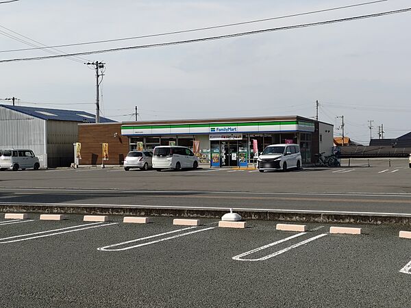 ファミリーマート新居浜外山町店まで徒歩7分