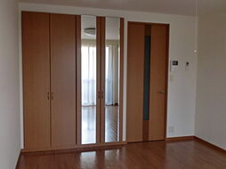 イーストリバー 2階1Kの寝室