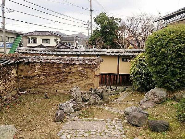敷地内部分