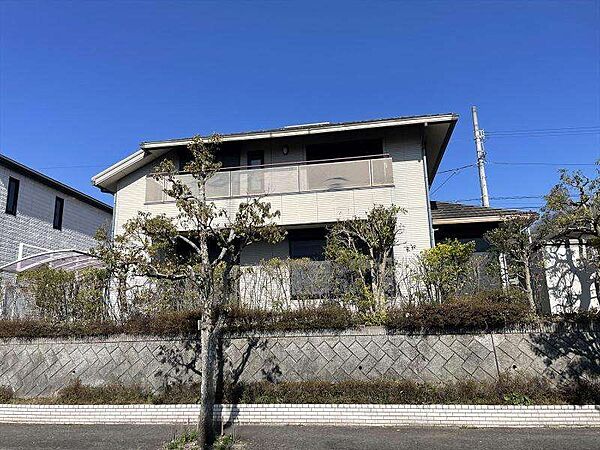 公園・バス停近くの立地です♪