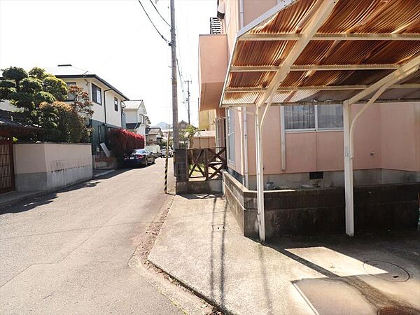 視認性が高く、車の出し入れもスムーズに行えます。