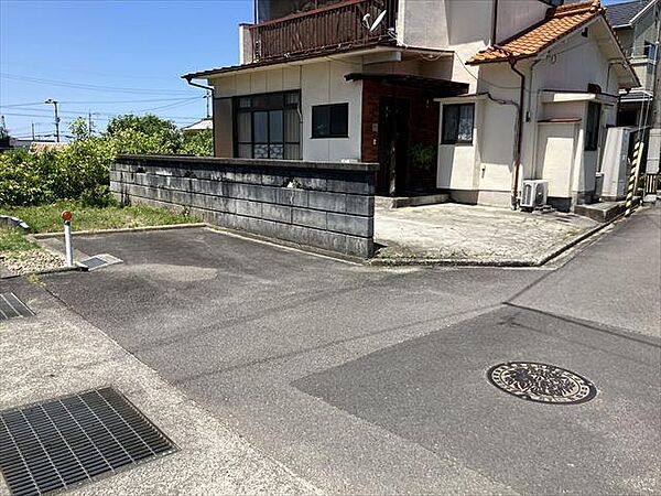 すっきりと見通しが良く、明るい陽射しが差し込む開放的な住宅地
