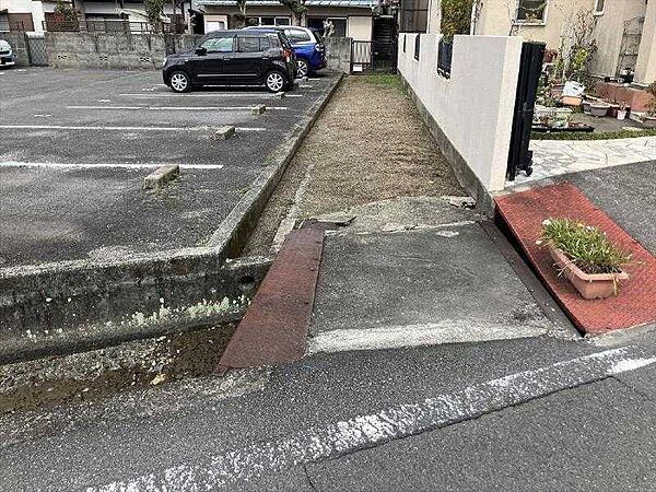 外観：338000057002