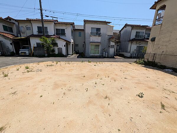 弊社の物件ページをご覧ください。 松山市・松山市周辺を中心に、幅広いエリアで分譲販売をしております。 土地のことなら、弊社にお任せください！ すまいズお問い合わせフォームまたは無料電話は下記からご利用