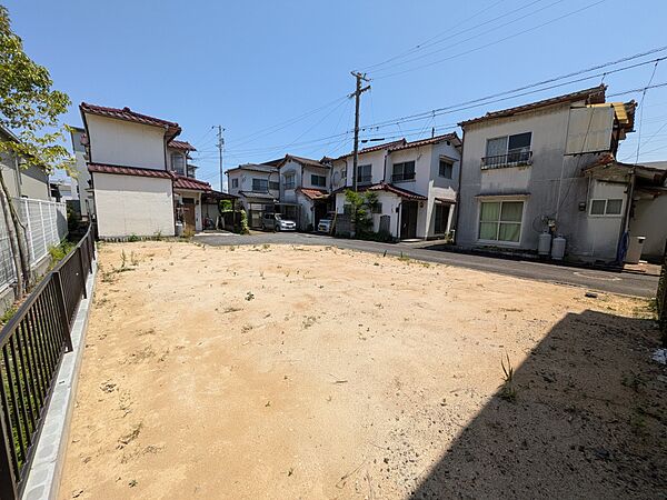 【フェニックス・コーポレーション分譲販売エリア一覧】 ●松山市エリア：堀江町・姫原町・別府町・北斎院町・西垣生町・高岡町・三町・南高井町 ●伊予郡松前町エリア：北黒田 ●東温市エリア：見奈良 ●今治市