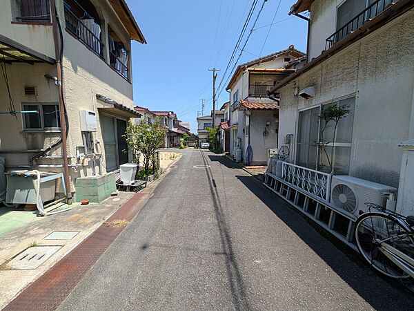 ・相続トラブルで売却できない ・接道条件が悪く建築できない ・許可が取れず希望の建築ができない ・ローン滞納で売却を迫られている  ご親族間での相続トラブル、早急な現金化など、 不動産に関わる様々なお