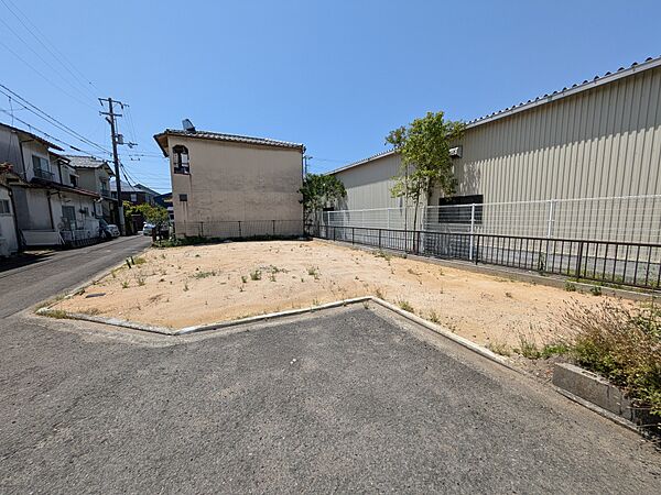 【フェニックス・コーポレーション分譲販売エリア一覧】 ●松山市エリア：堀江町・姫原町・別府町・北斎院町・西垣生町・高岡町・三町・南高井町 ●伊予郡松前町エリア：北黒田 ●東温市エリア：見奈良 ●今治市