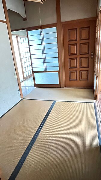 玄関畳の間