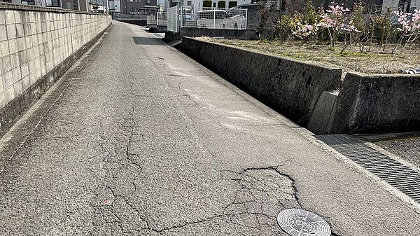 東側道路