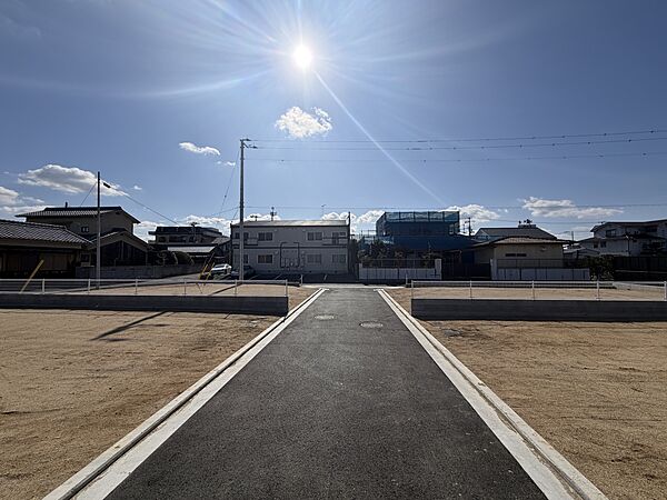 スーパー徒歩5分以内、上水道、本下水、更地、整形地、平坦地、所有権、コンビニ徒歩2分以内