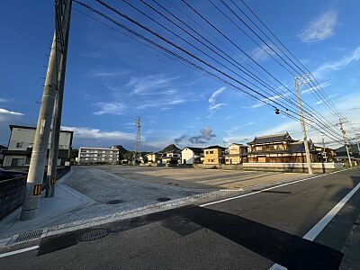 外観:南西側公道より撮影 外観:南西側公道より撮影