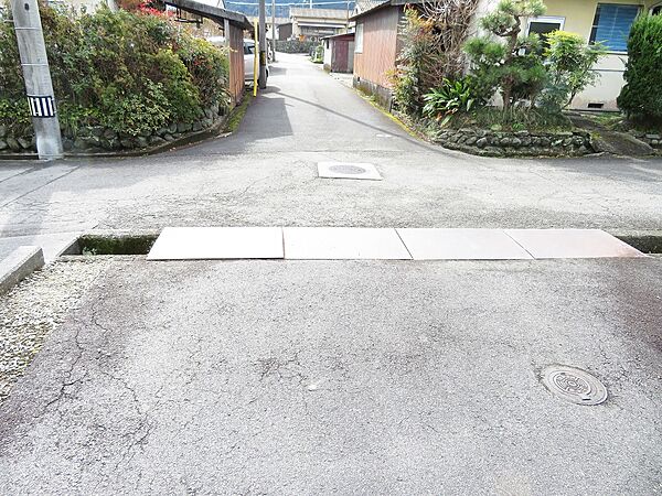 前面道路と進入路