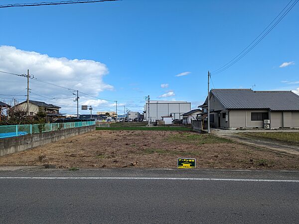 県道148号沿い