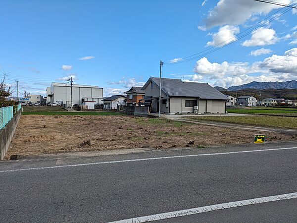 農地転用許可申請が必要です