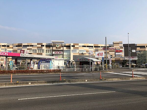 イオンモール綾川も車で10分♪