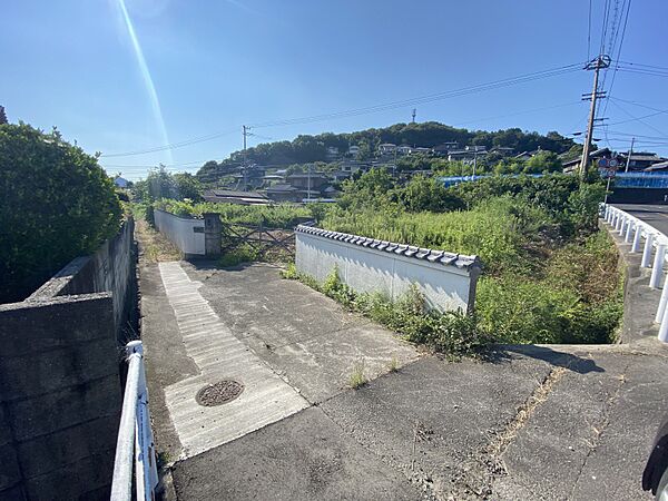 なんとも便利な立地で、陽当り良好 ♪