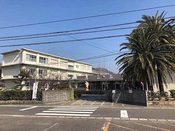 林田小学校まで1200ｍ