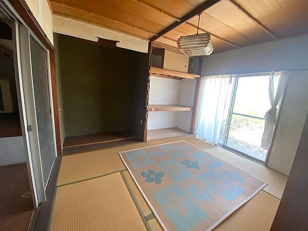 照明器具付きです。