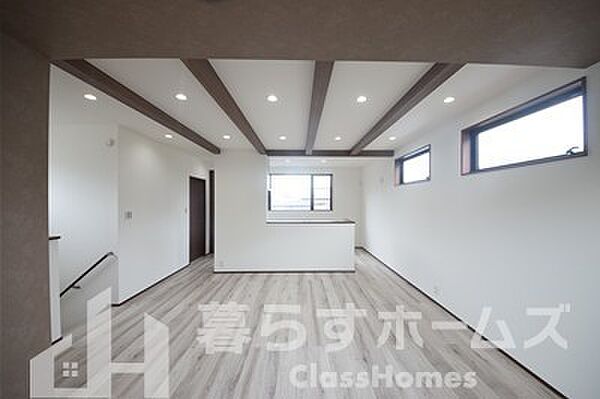 神田　築浅戸建て
