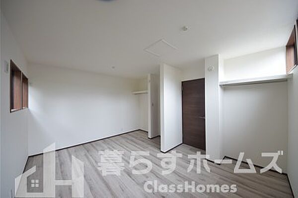 神田　築浅戸建て