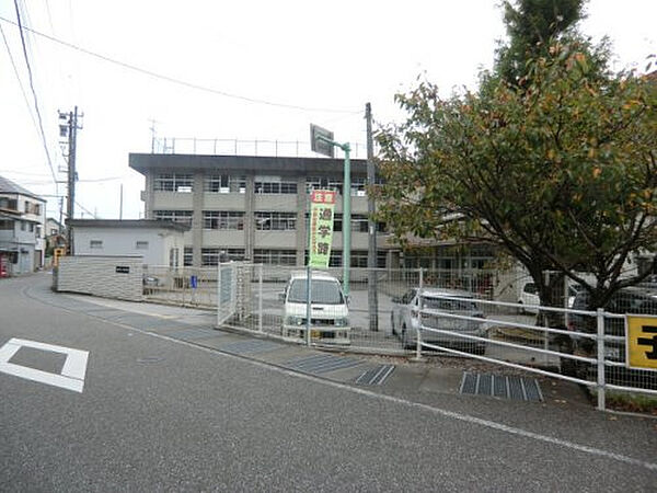 高知市立一宮小学校約261m／4分