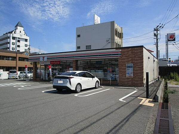 セブンイレブン 高知一宮南町店約583m／8分