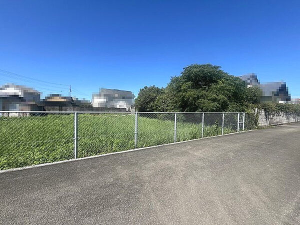 【前面道路含む現地写真】東より撮影