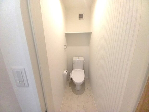 【トイレ】2階トイレ 温水洗浄便座