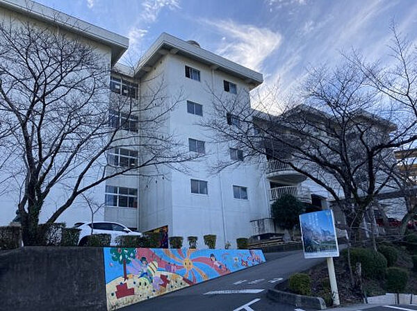 私立高知高校約709m／9分