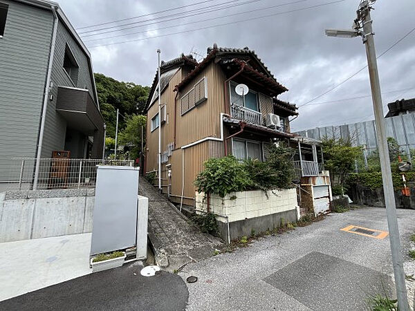 【前面道路含む現地写真】