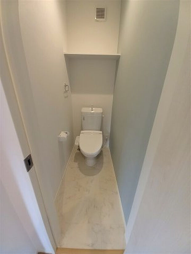 【トイレ】清潔感のあるトイレ 温水洗浄便座付き